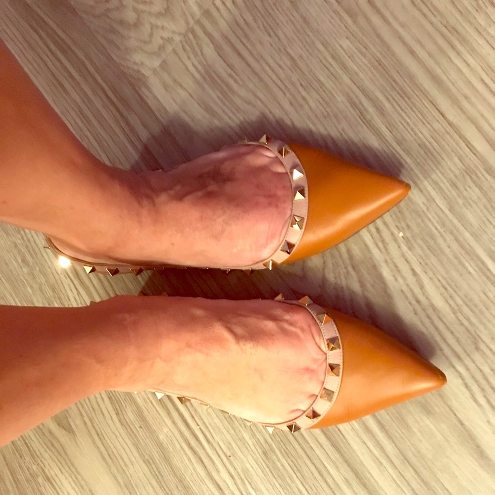 100% authentic Valentino Rock stud flats